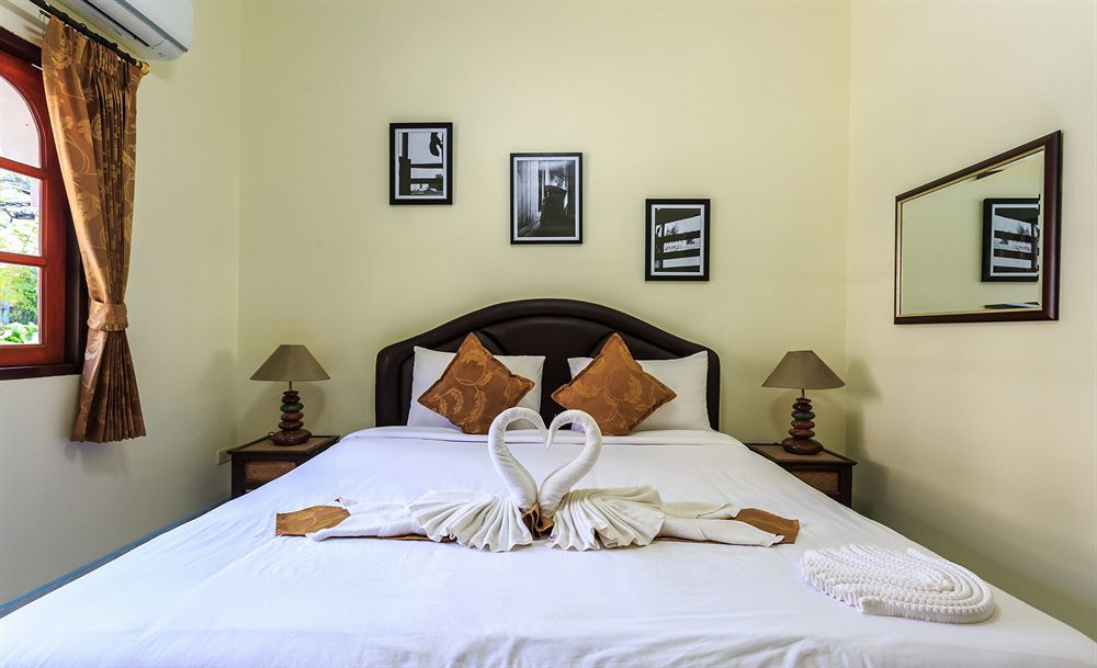 Eriksson Guesthouse Patong Екстериор снимка