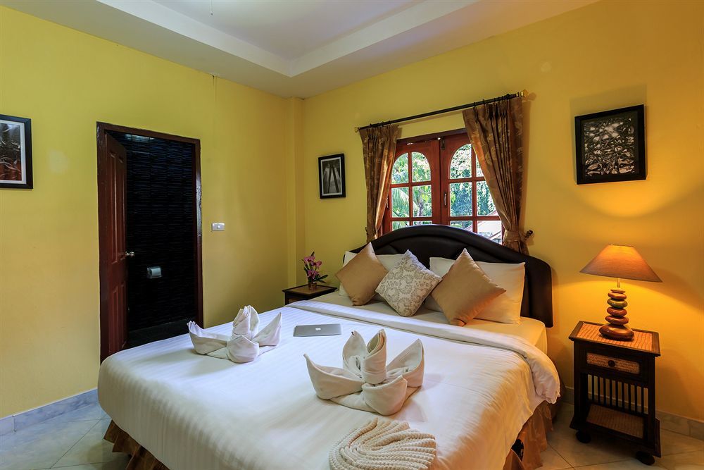 Eriksson Guesthouse Patong Екстериор снимка