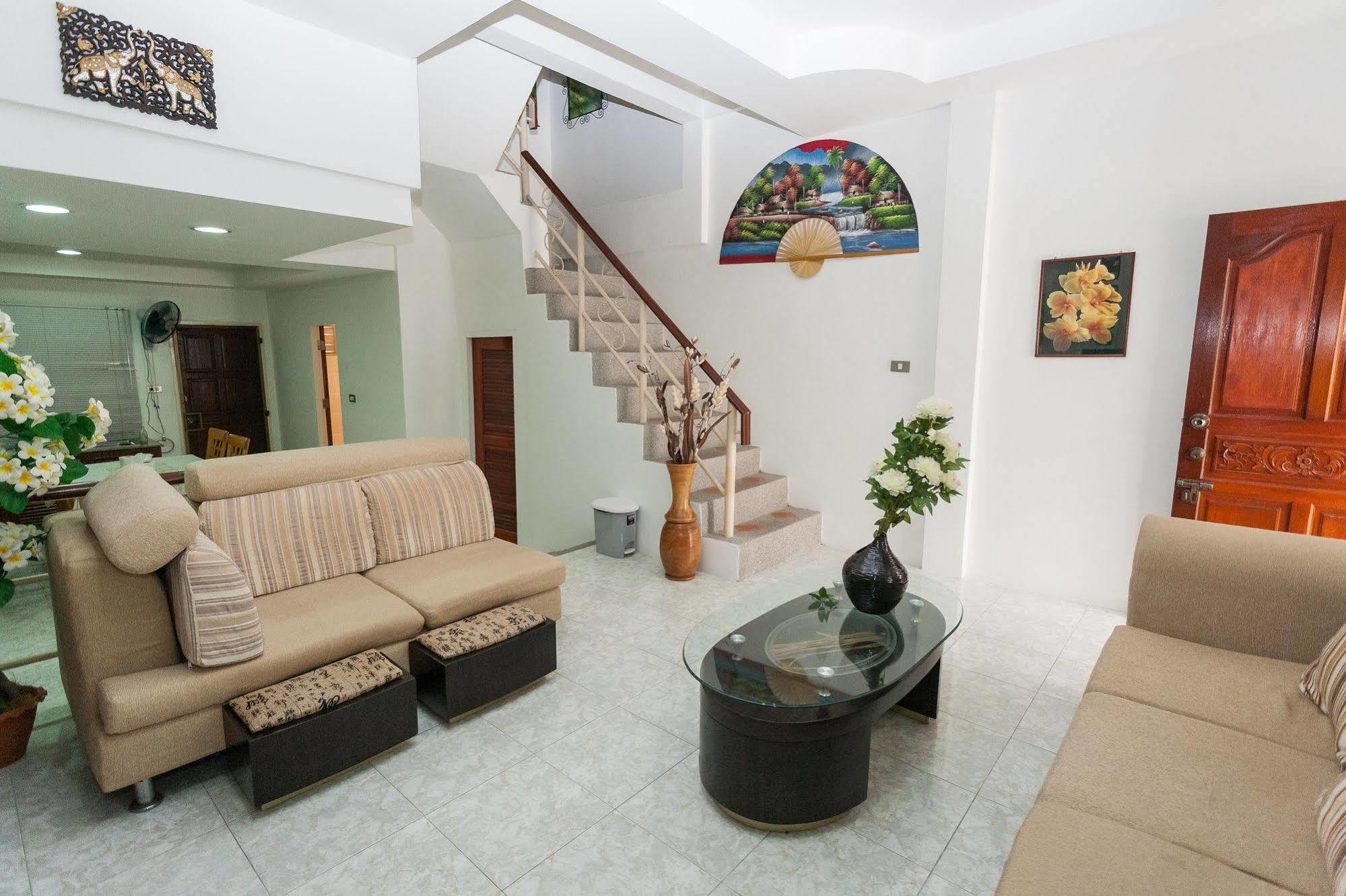 Eriksson Guesthouse Patong Екстериор снимка