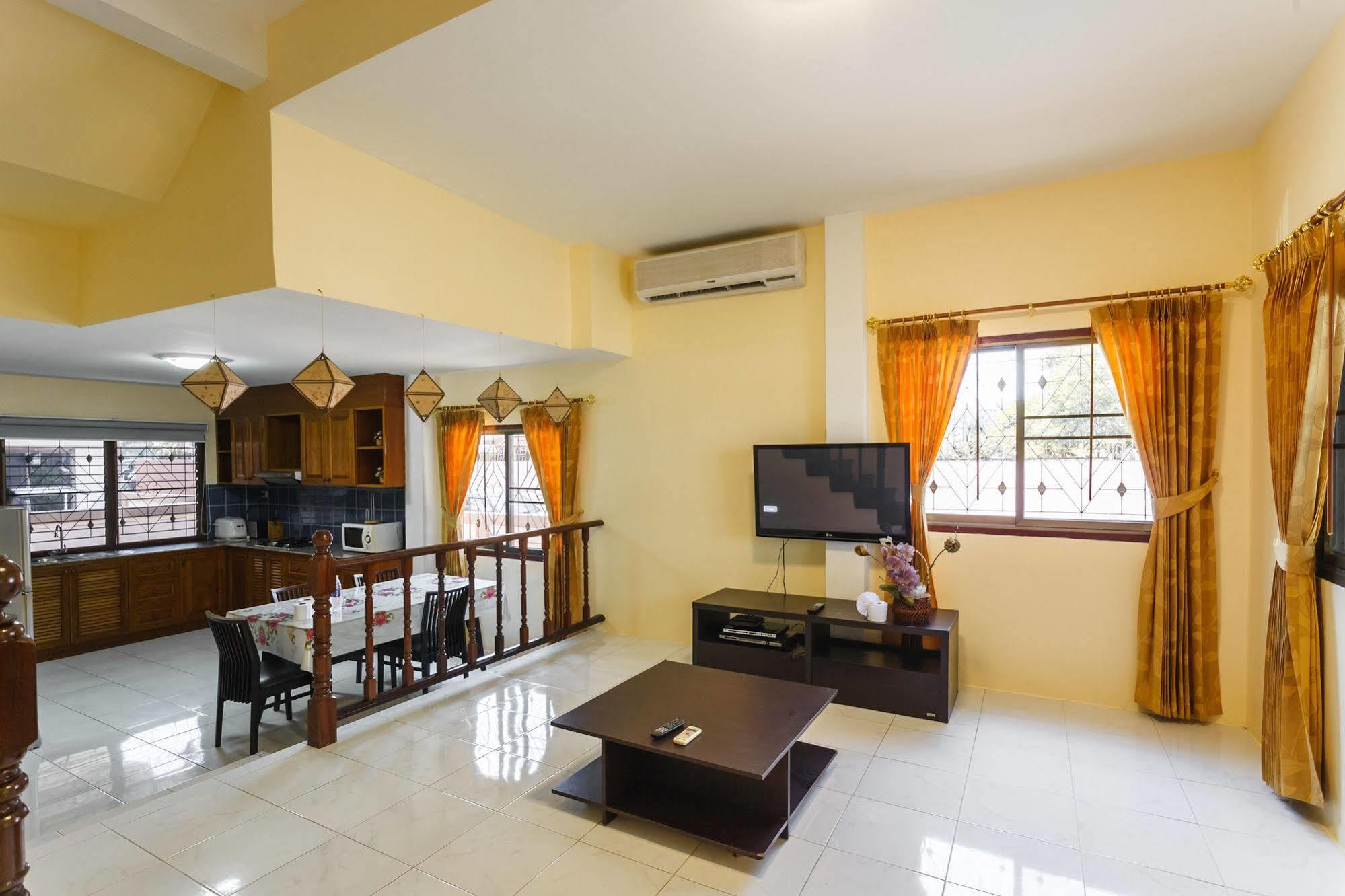 Eriksson Guesthouse Patong Екстериор снимка