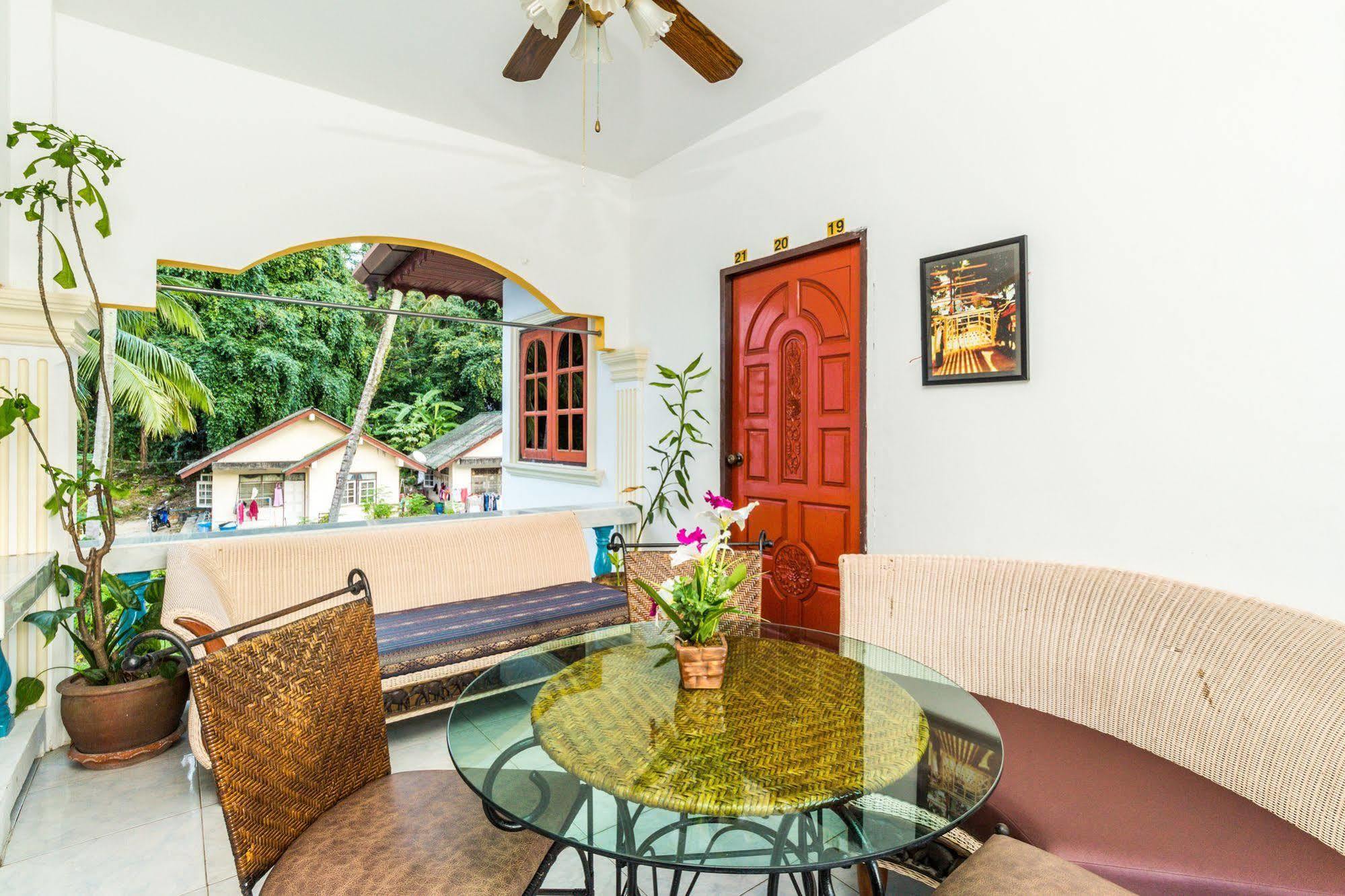 Eriksson Guesthouse Patong Екстериор снимка