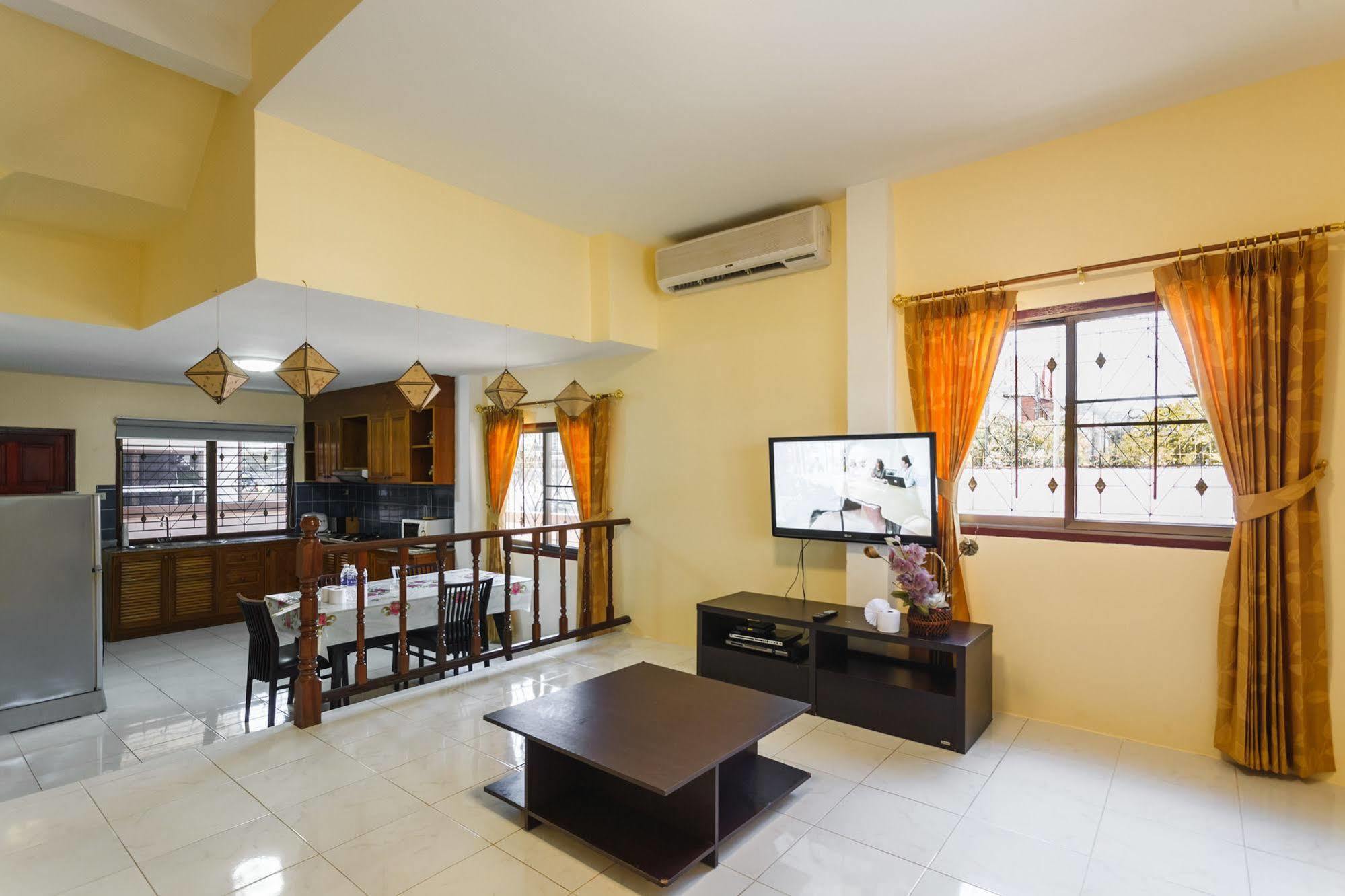 Eriksson Guesthouse Patong Екстериор снимка