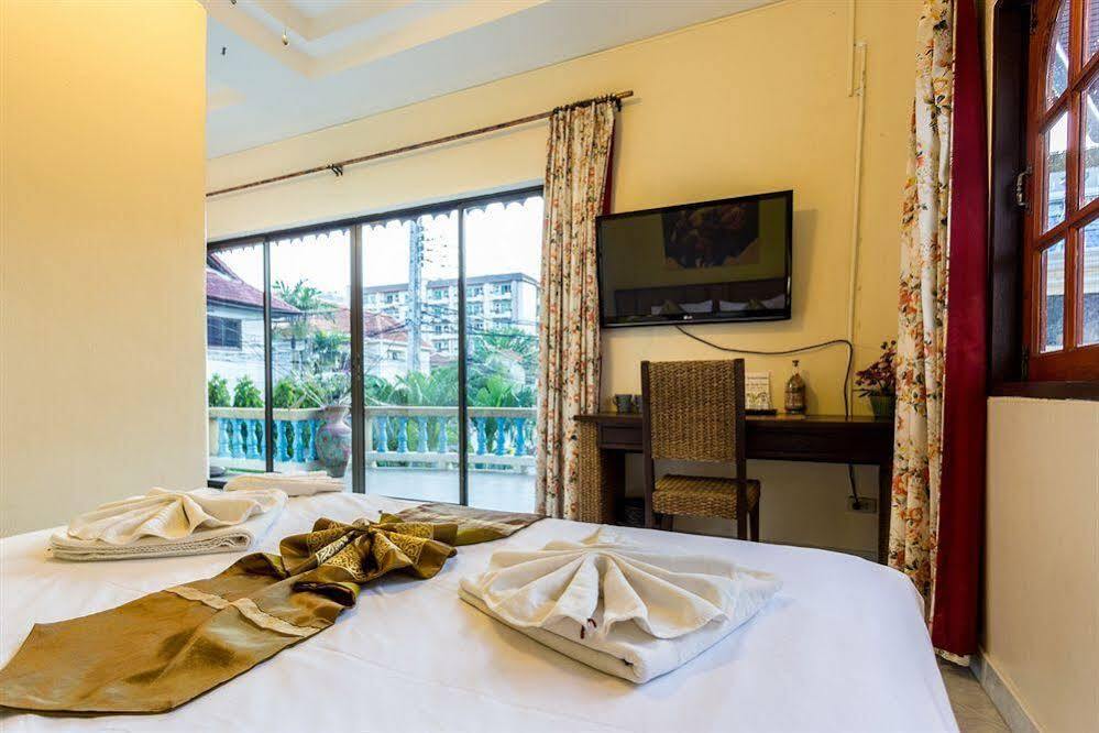 Eriksson Guesthouse Patong Екстериор снимка