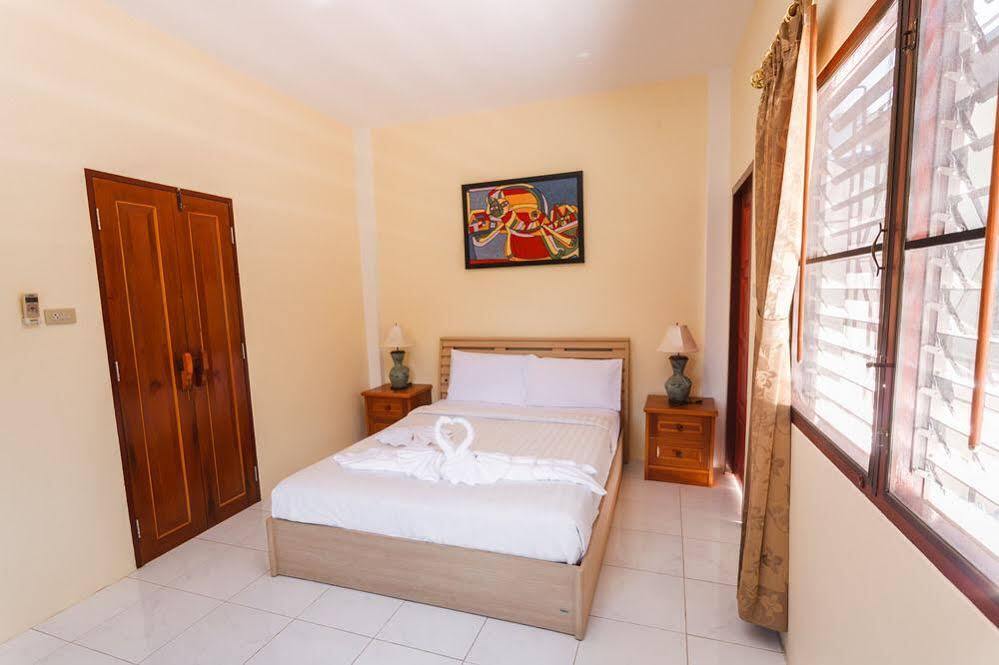 Eriksson Guesthouse Patong Екстериор снимка