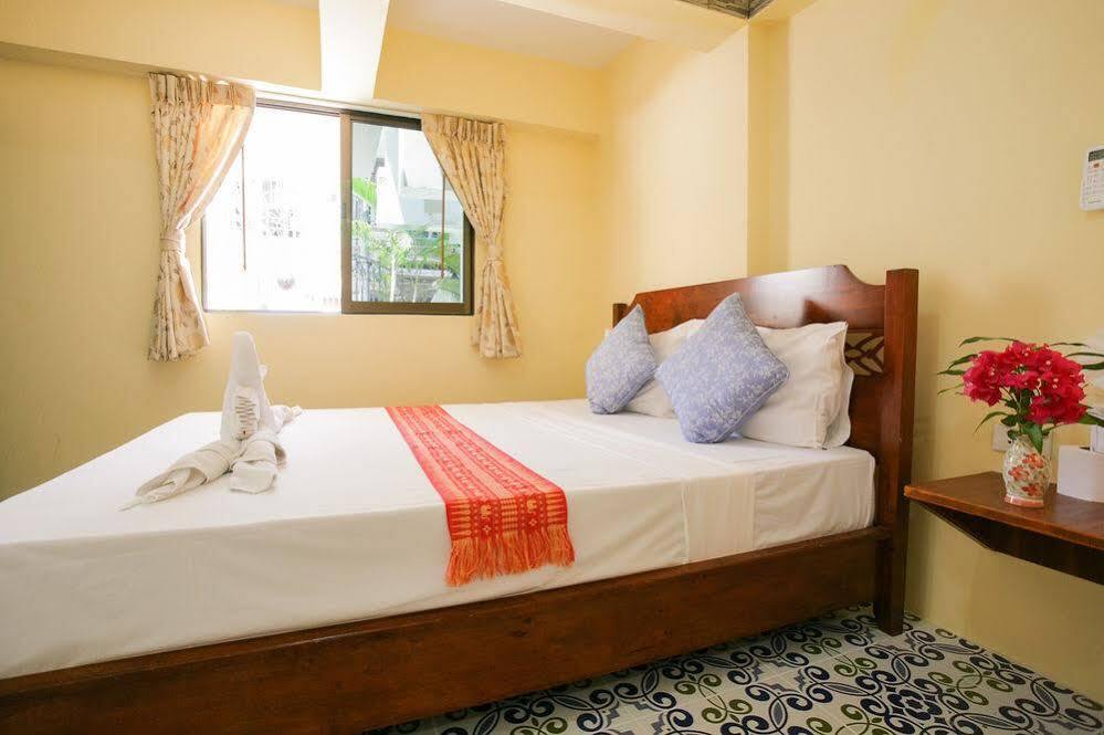 Eriksson Guesthouse Patong Екстериор снимка