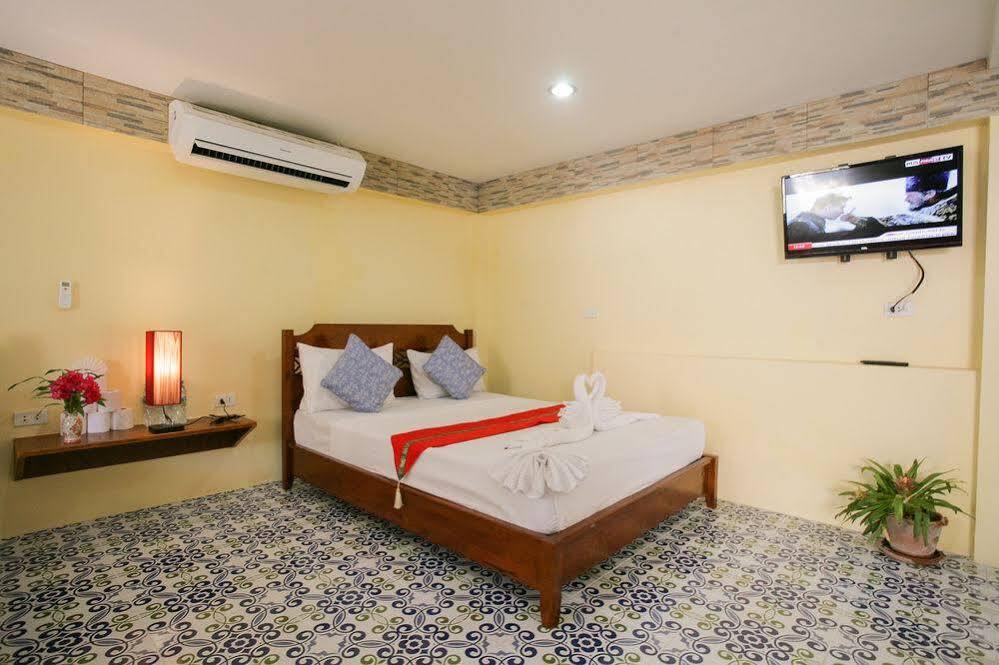 Eriksson Guesthouse Patong Екстериор снимка