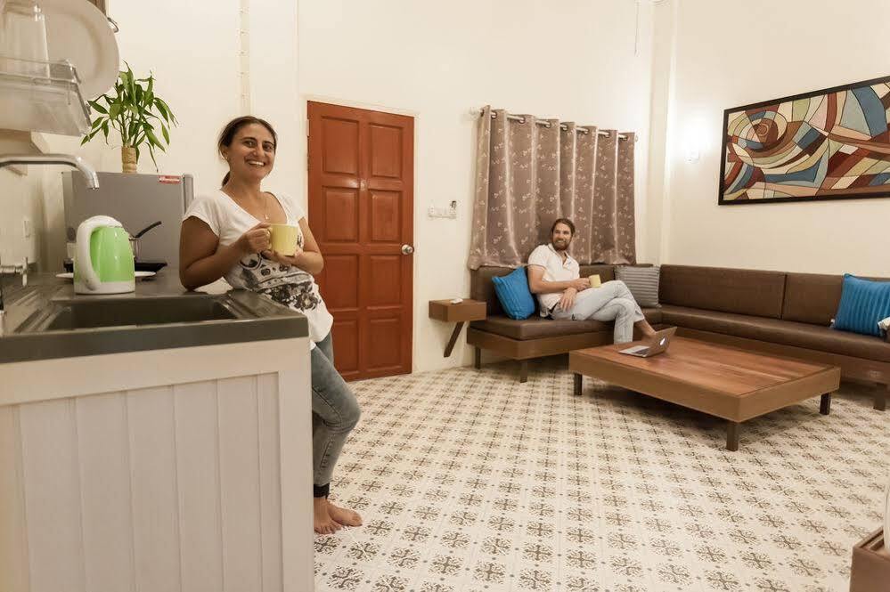 Eriksson Guesthouse Patong Екстериор снимка